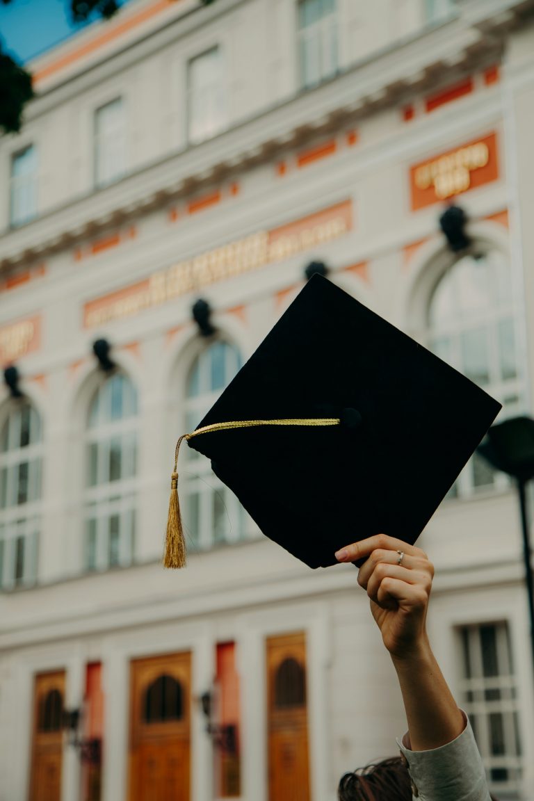 How to Pay Off Student Loans Fast: The Interest Math Nobody Shows You (3 Real Scenarios)